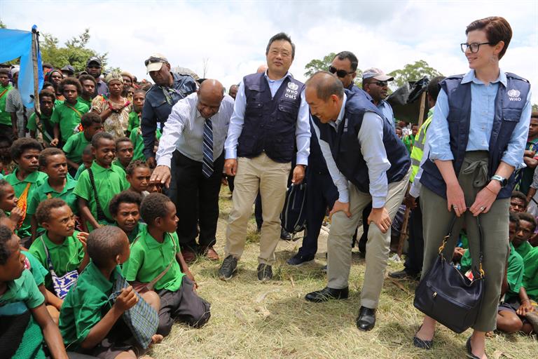 #01 RD Dr Kasai in Lufa, Eastern Highlands with WR Dr Luo, Dr Angela Pratt and CEO for Eastern Highlands PHA Joseph Apa